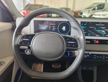 Grå Hyundai Ioniq 5 fra 2024