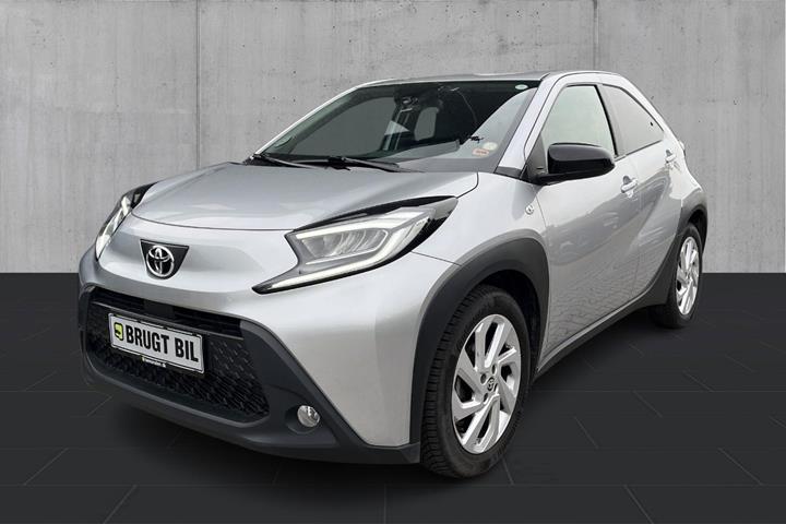 Sølv Toyota Aygo X fra 2022