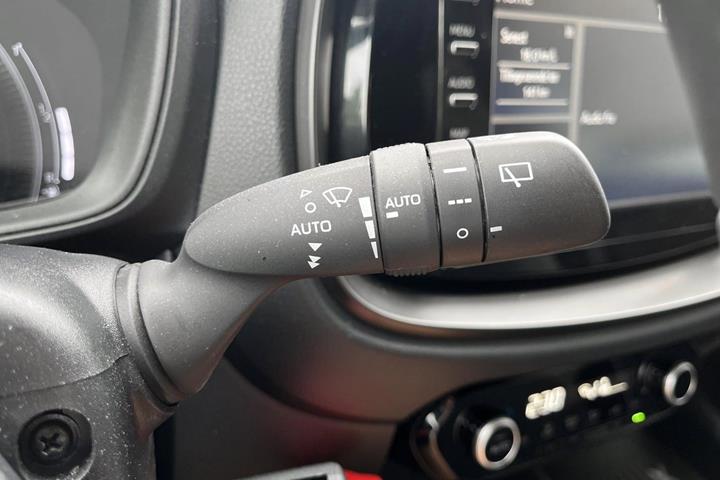 Sølv Toyota Aygo X fra 2022