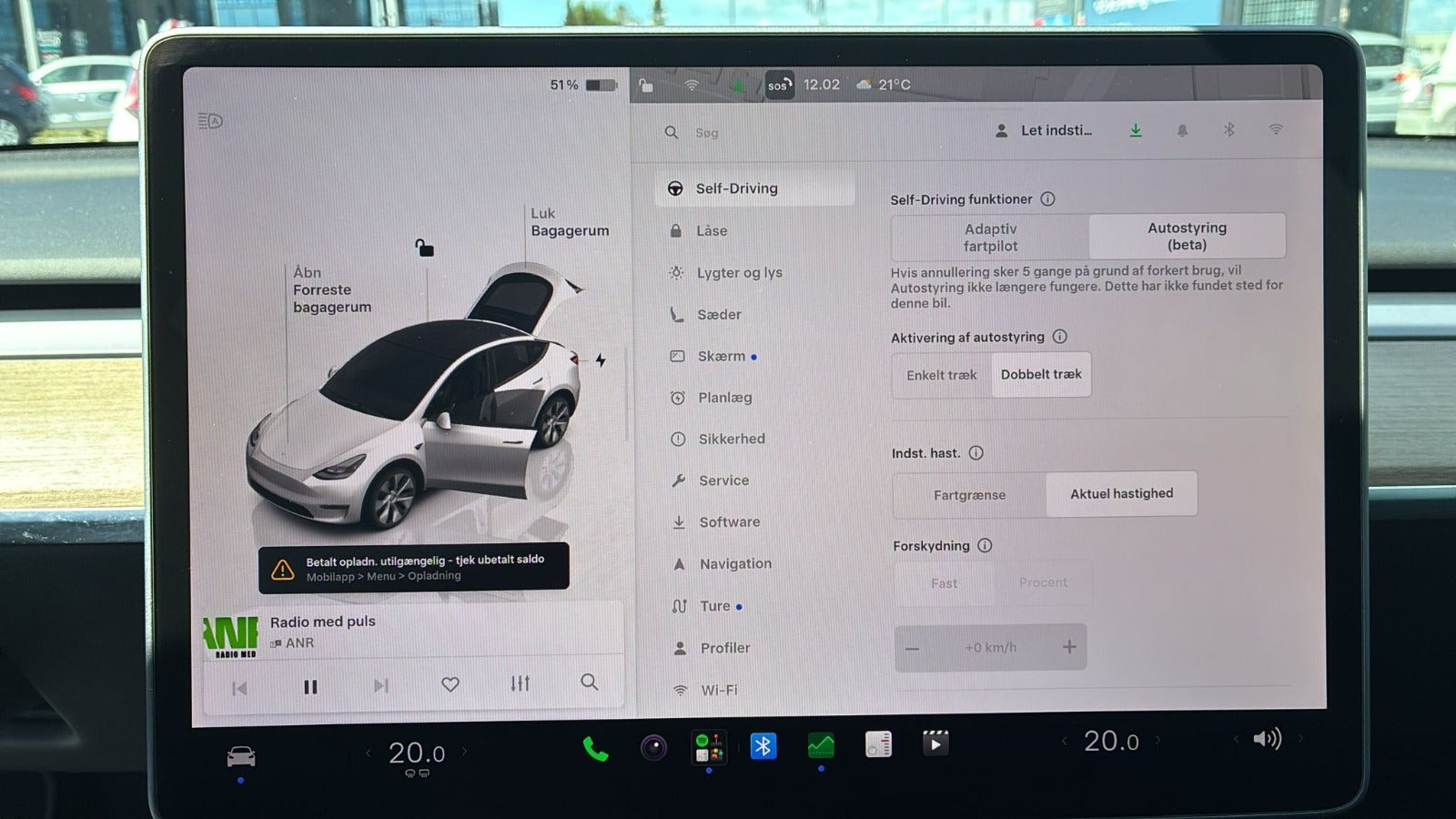Hvid Tesla Model Y fra 2022