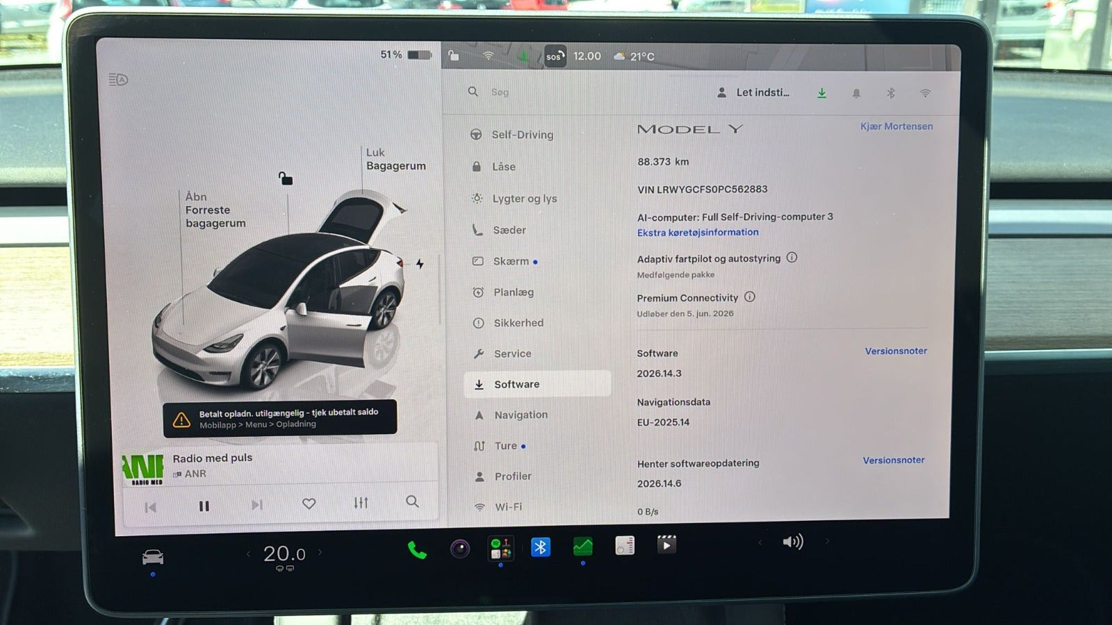 Hvid Tesla Model Y fra 2022