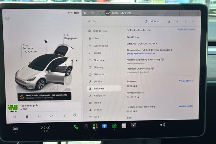 Hvid Tesla Model Y fra 2022