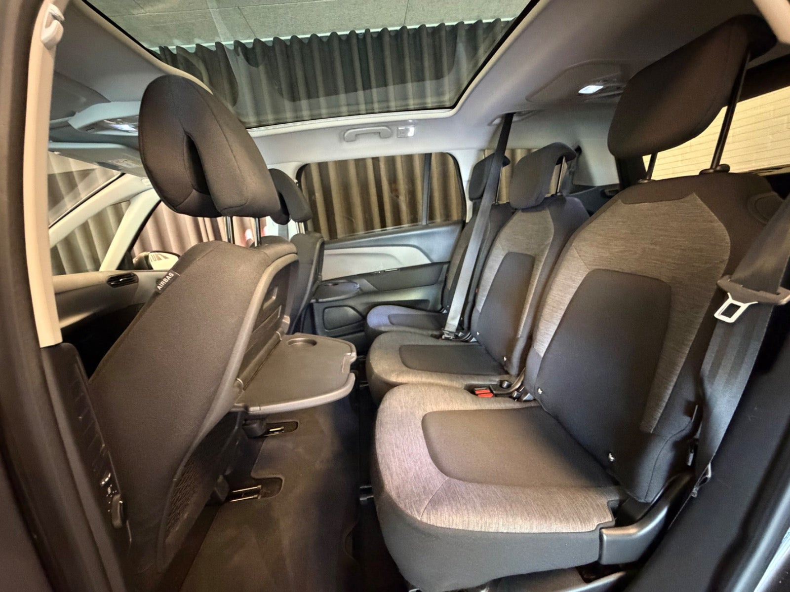 Grå Citroën Grand C4 Picasso fra 2018