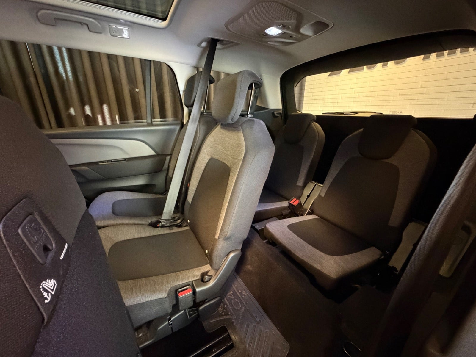 Grå Citroën Grand C4 Picasso fra 2018