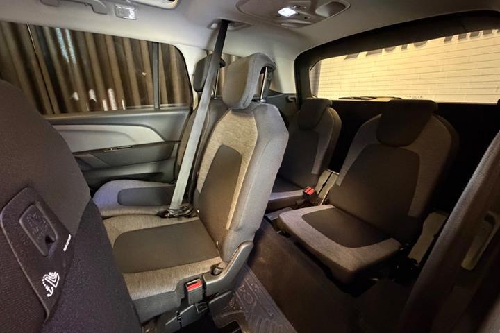 Grå Citroën Grand C4 Picasso fra 2018