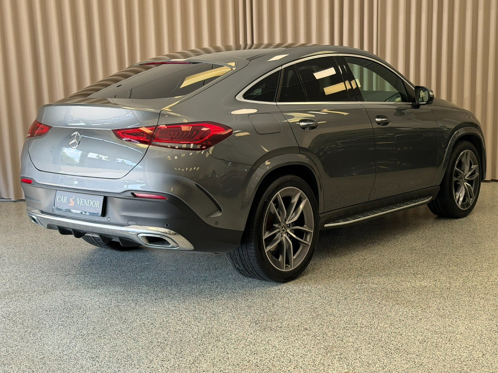Grå Mercedes GLE350 de fra 2021