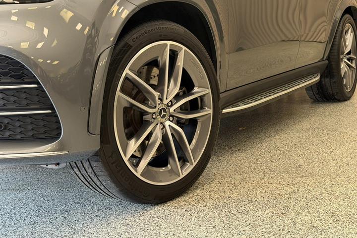 Grå Mercedes GLE350 de fra 2021