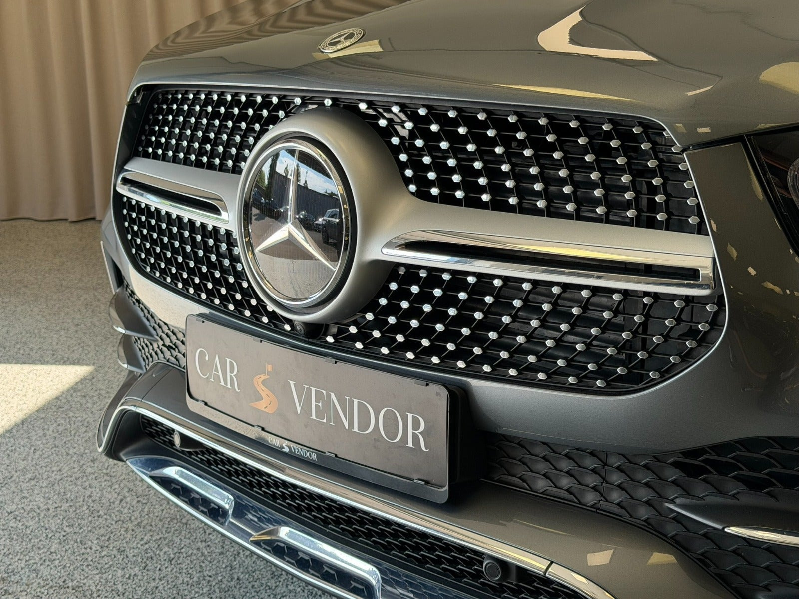 Grå Mercedes GLE350 de fra 2021