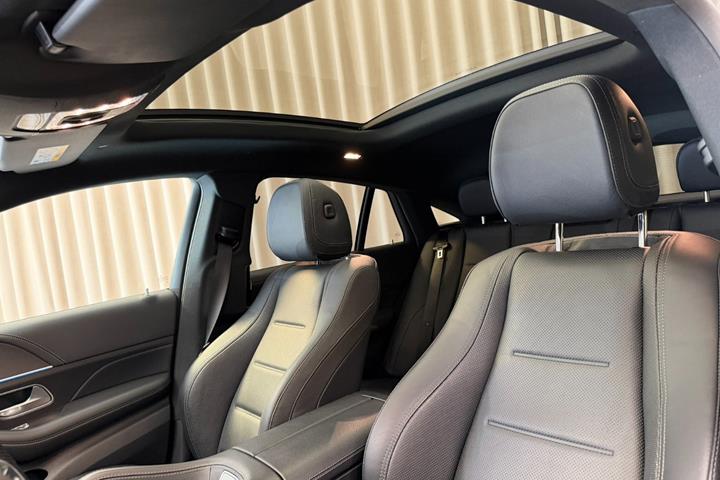 Grå Mercedes GLE350 de fra 2021