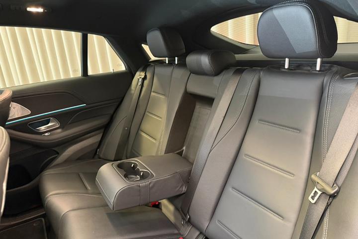Grå Mercedes GLE350 de fra 2021