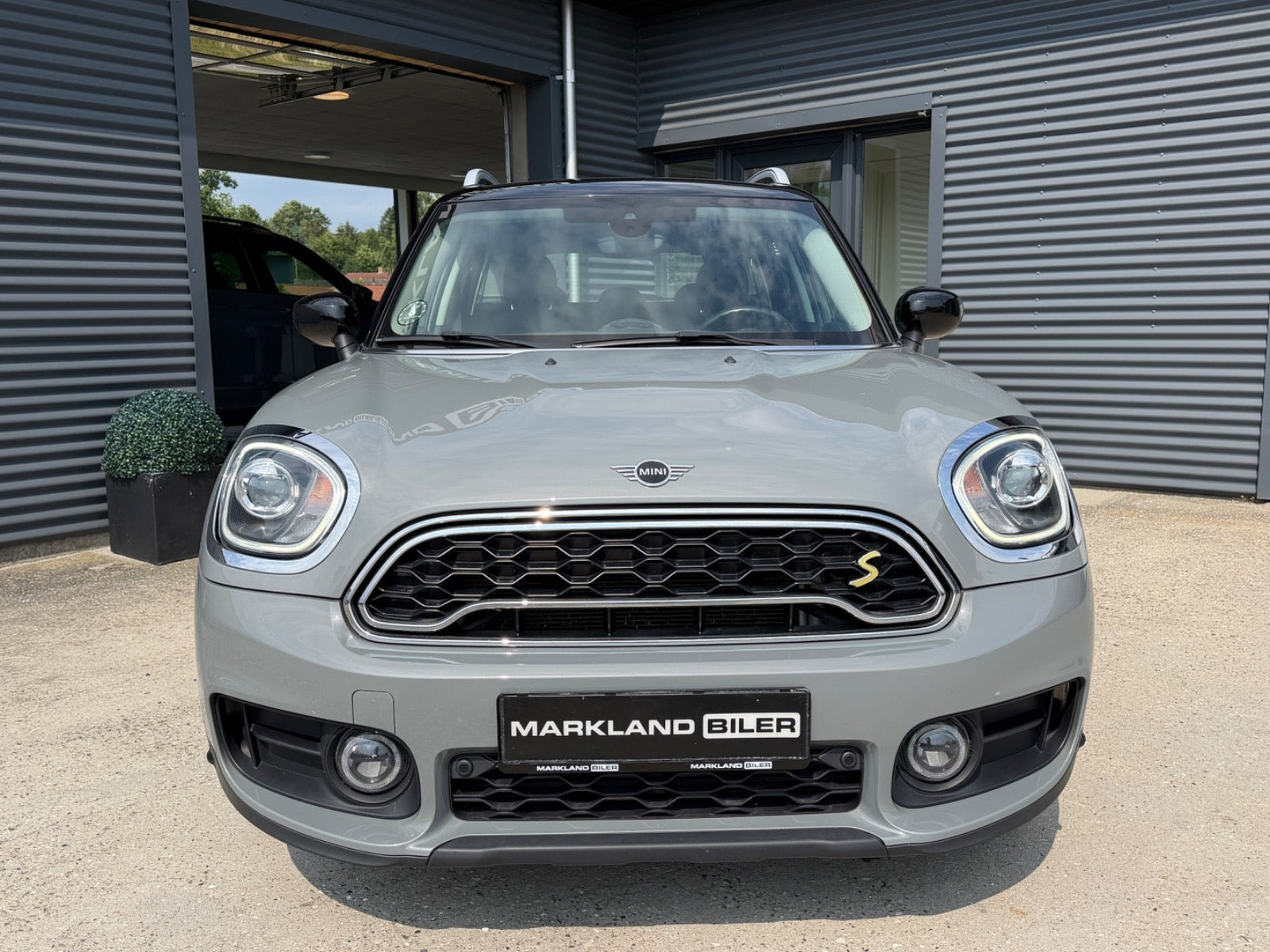 Grå Mini Countryman Cooper SE fra 2020