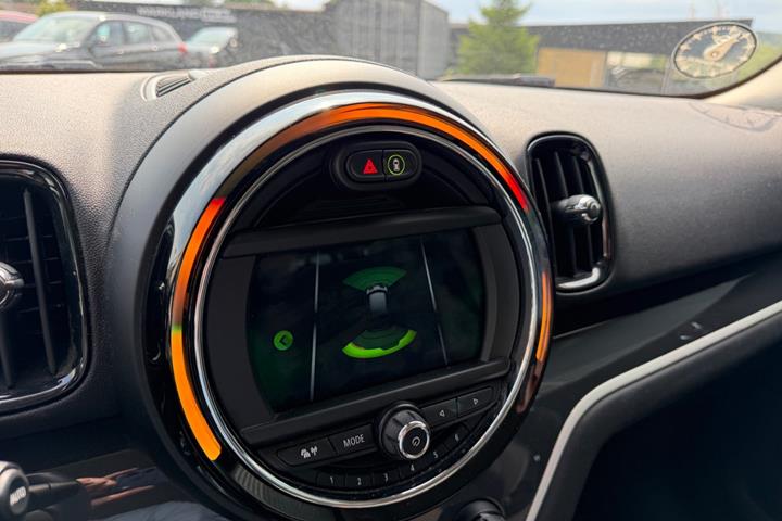 Grå Mini Countryman Cooper SE fra 2020