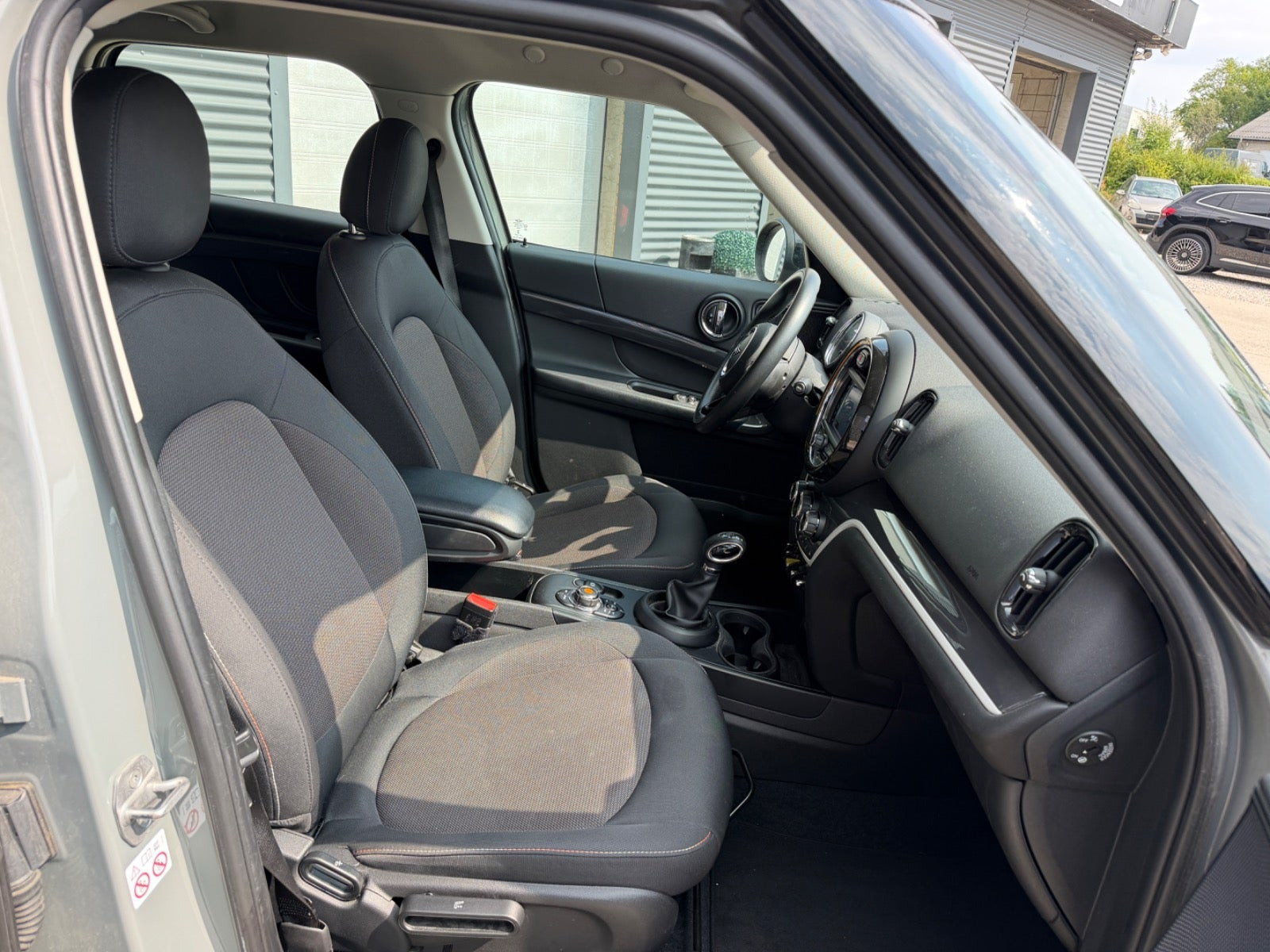 Grå Mini Countryman Cooper SE fra 2020