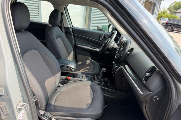 Grå Mini Countryman Cooper SE fra 2020