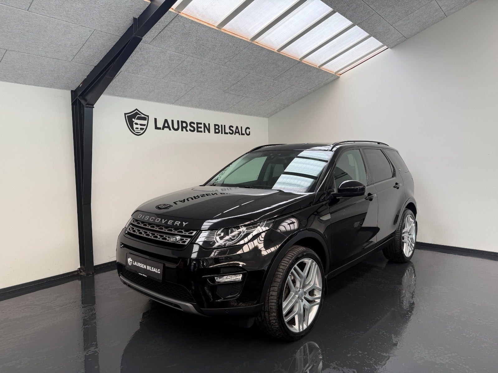 Sort Land Rover Discovery Sport fra 2016