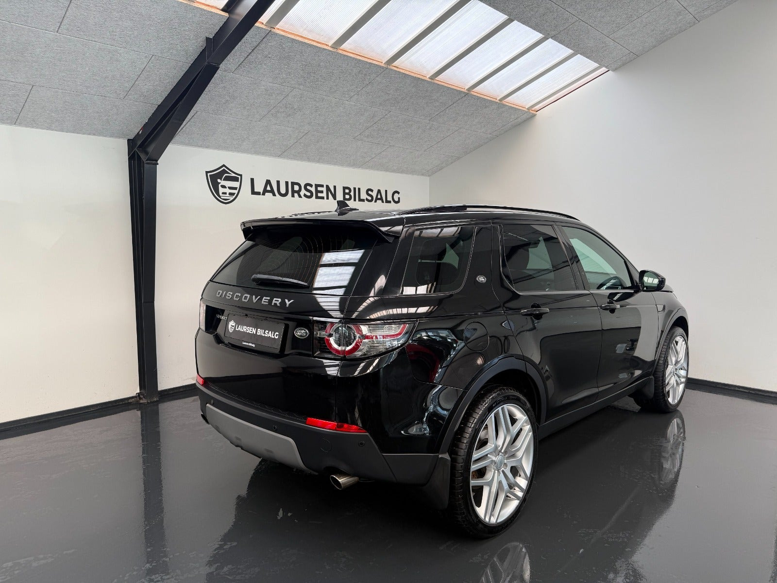 Sort Land Rover Discovery Sport fra 2016