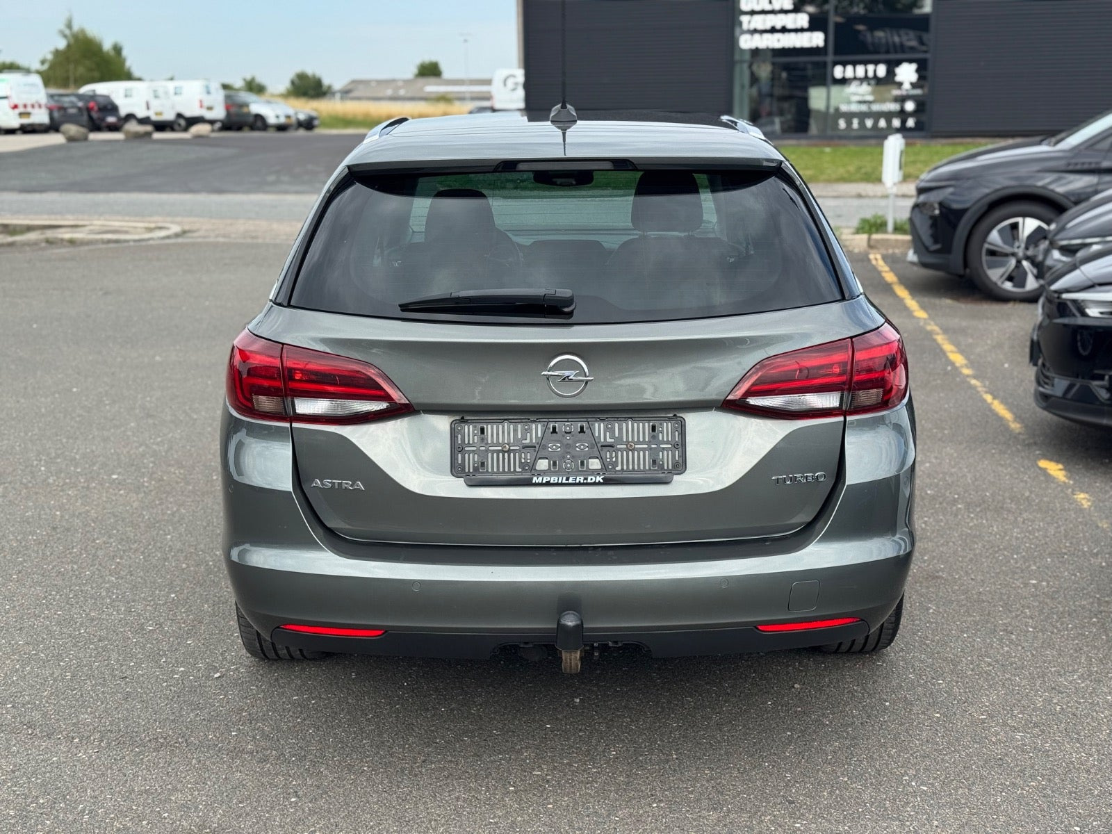 Grå Opel Astra fra 2018