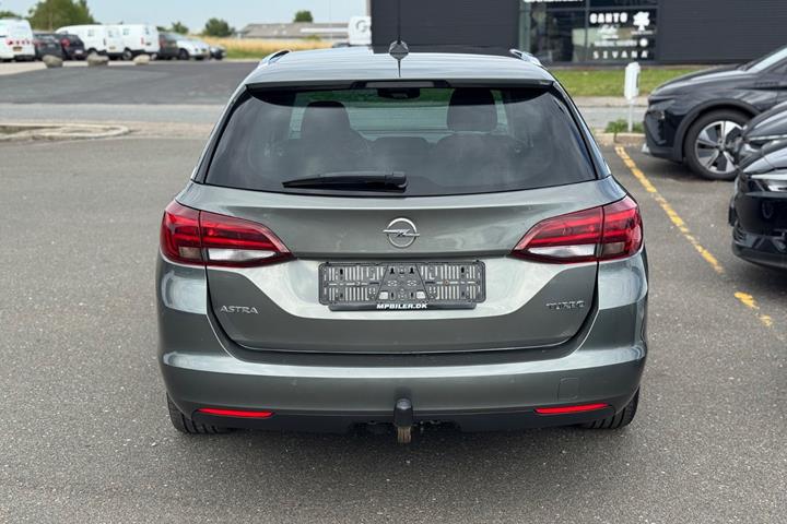 Grå Opel Astra fra 2018