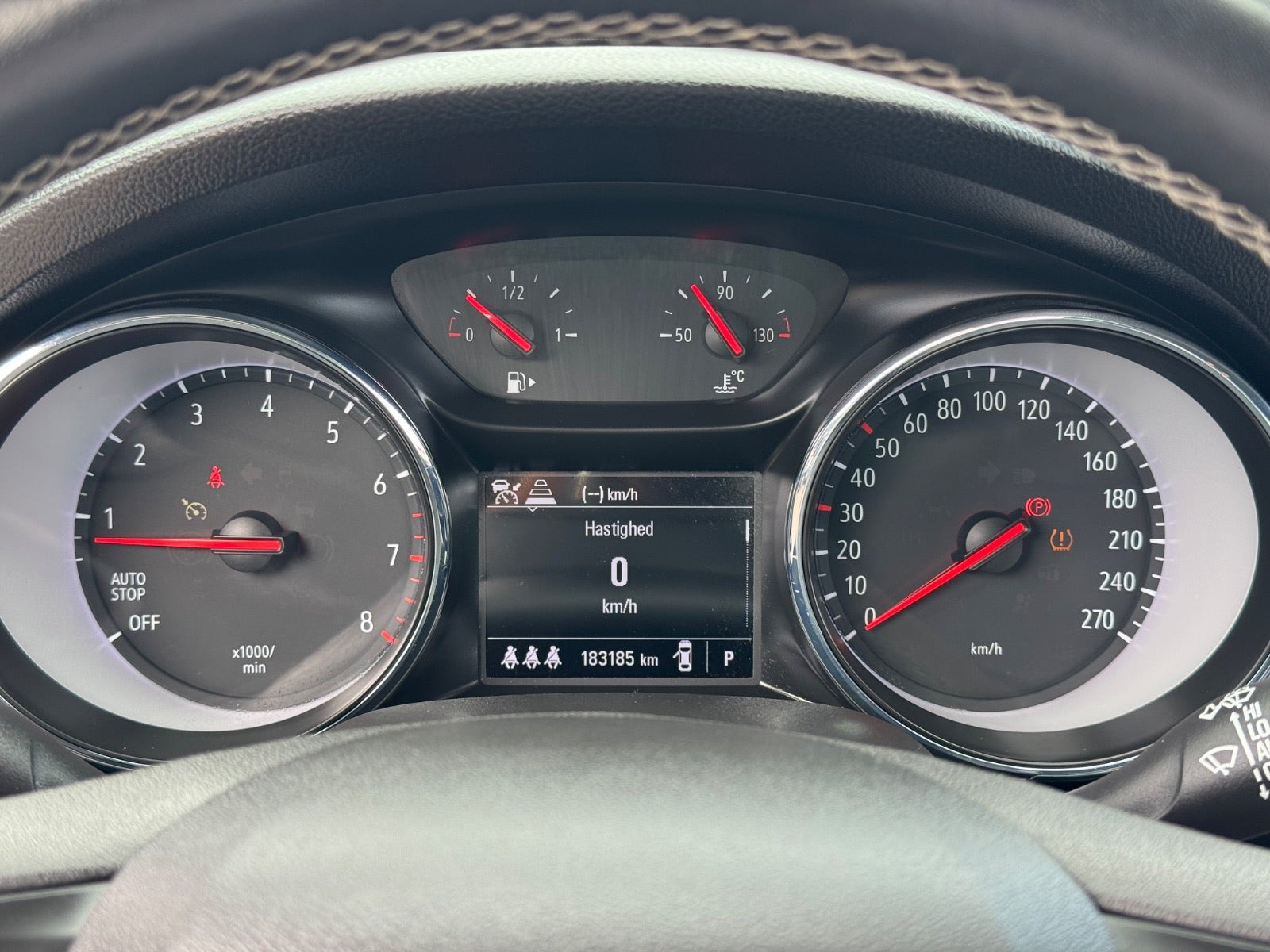Grå Opel Astra fra 2018