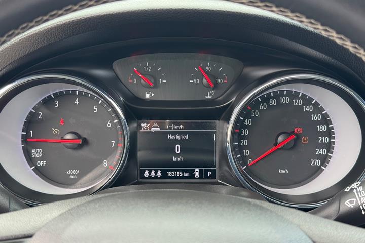 Grå Opel Astra fra 2018