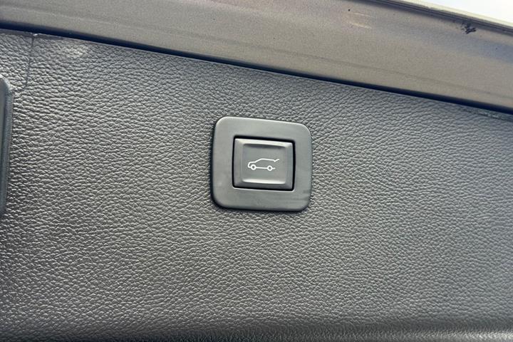Grå Opel Astra fra 2018