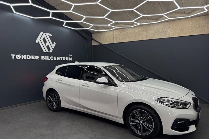 Hvid BMW 118d fra 2020
