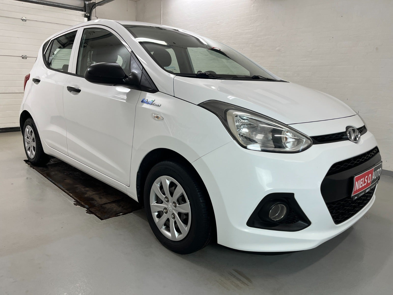 Hvid Hyundai i10 fra 2015