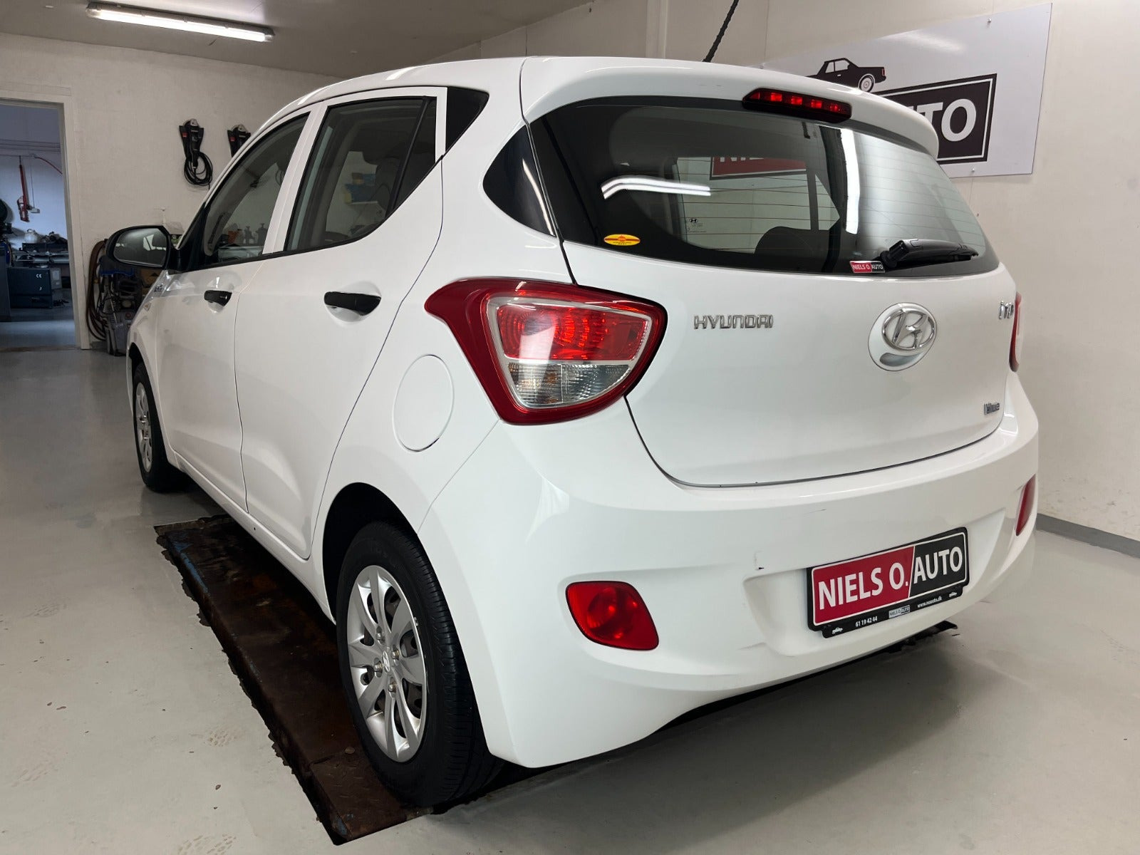 Hvid Hyundai i10 fra 2015
