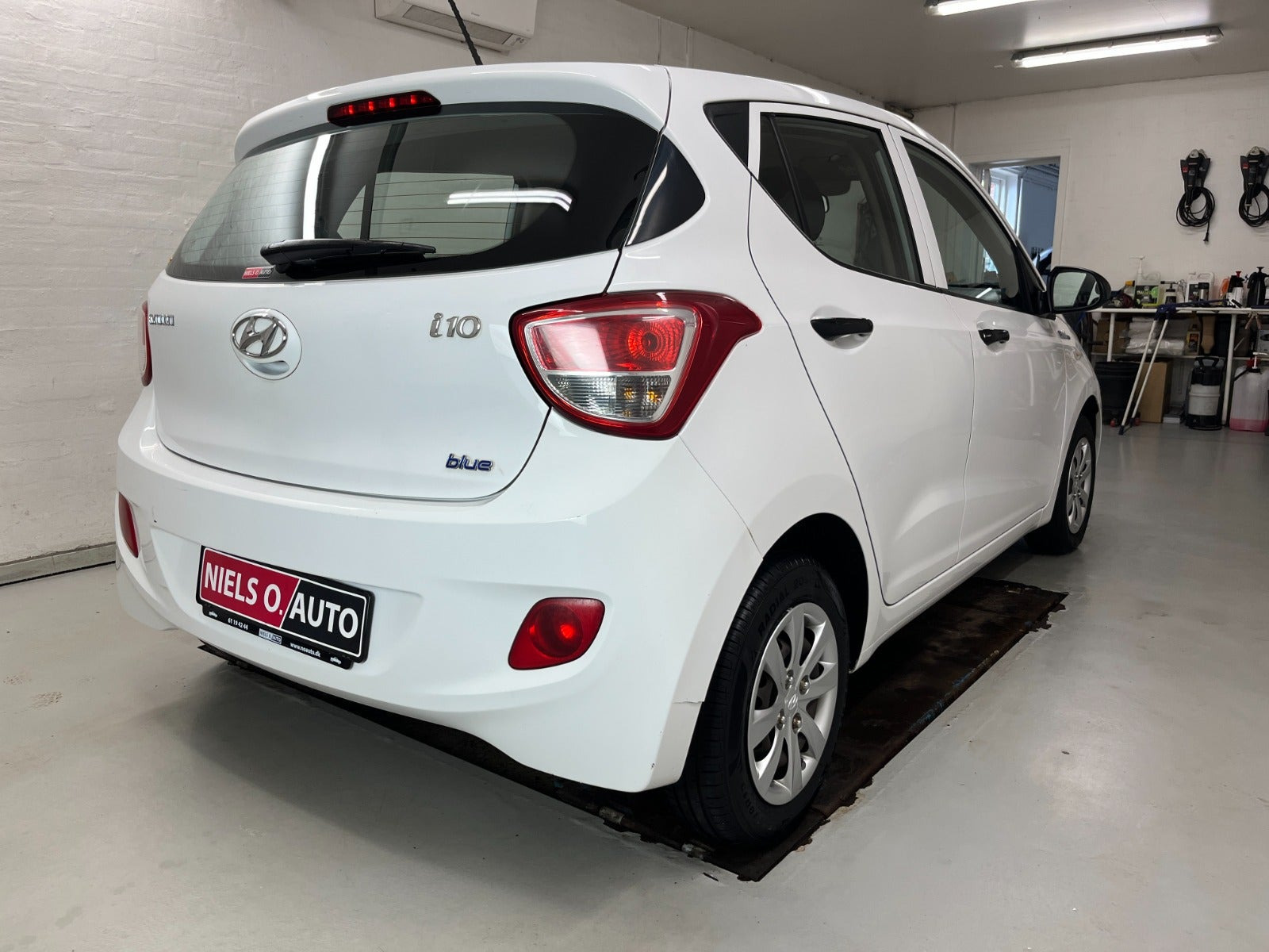 Hvid Hyundai i10 fra 2015