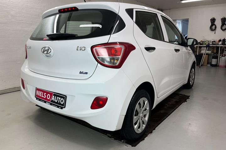 Hvid Hyundai i10 fra 2015