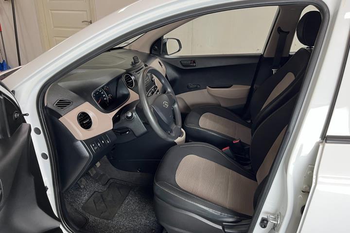 Hvid Hyundai i10 fra 2015