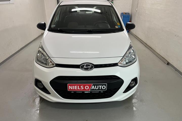 Hvid Hyundai i10 fra 2015