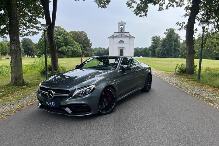 Grøn Mercedes C63 fra 2017