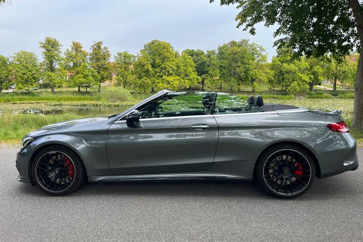 Grøn Mercedes C63 fra 2017