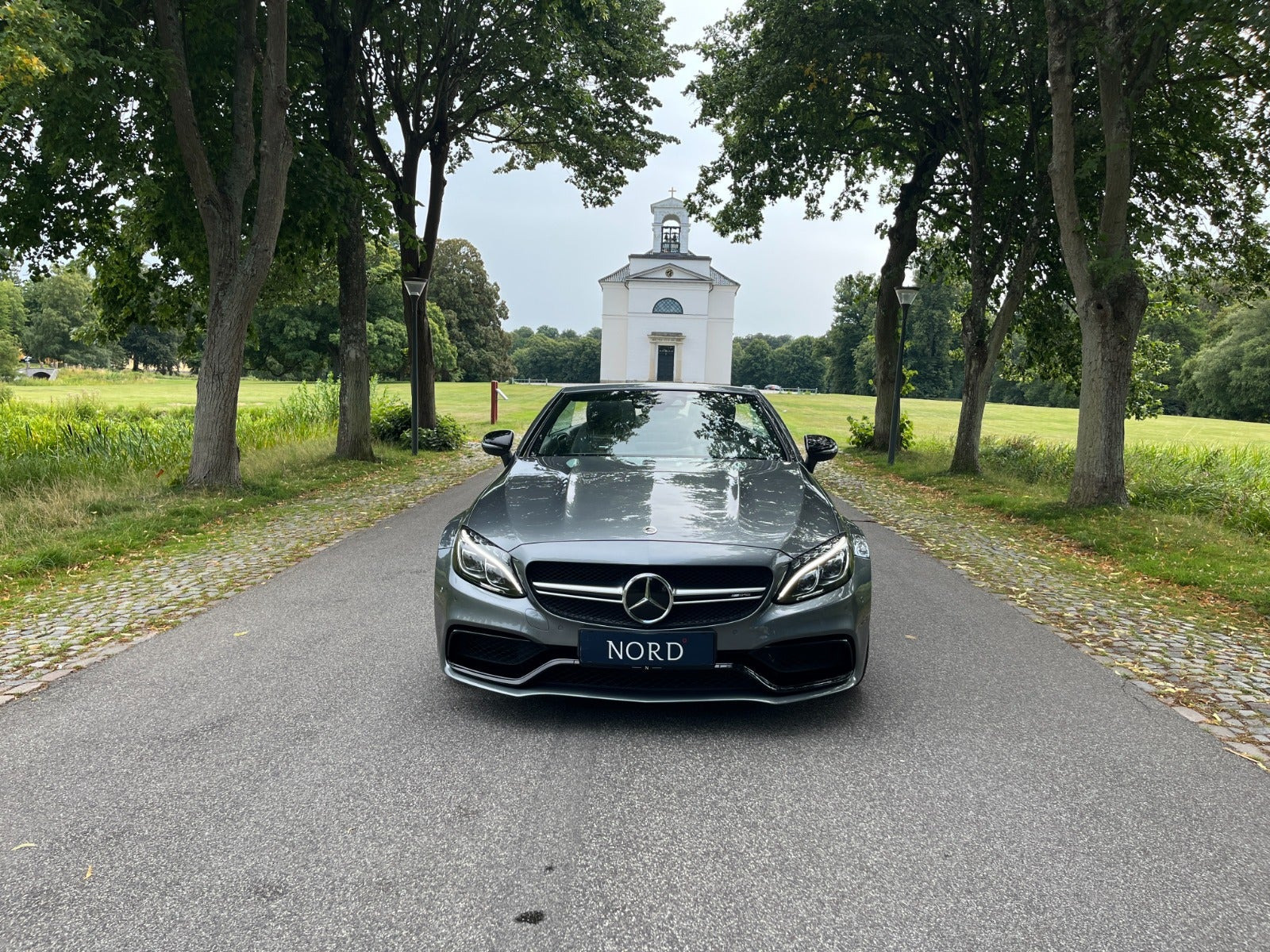 Grøn Mercedes C63 fra 2017
