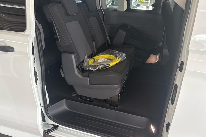 Hvid VW e-Caravelle fra 2026