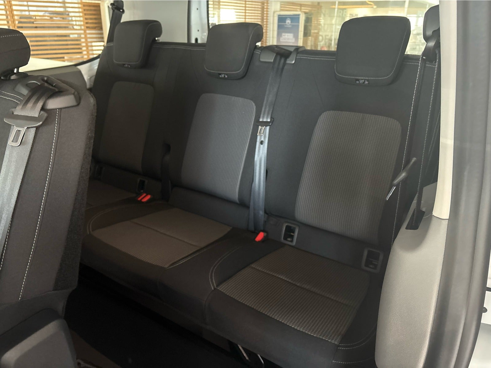 Hvid VW e-Caravelle fra 2026