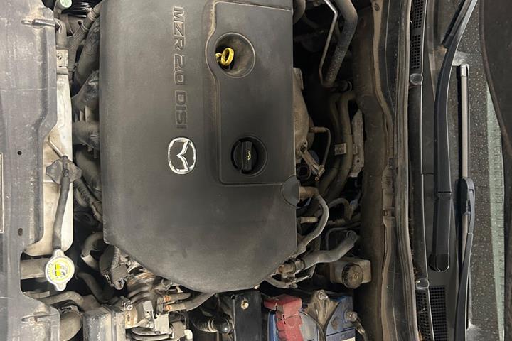 Brun Mazda 6 fra 2010