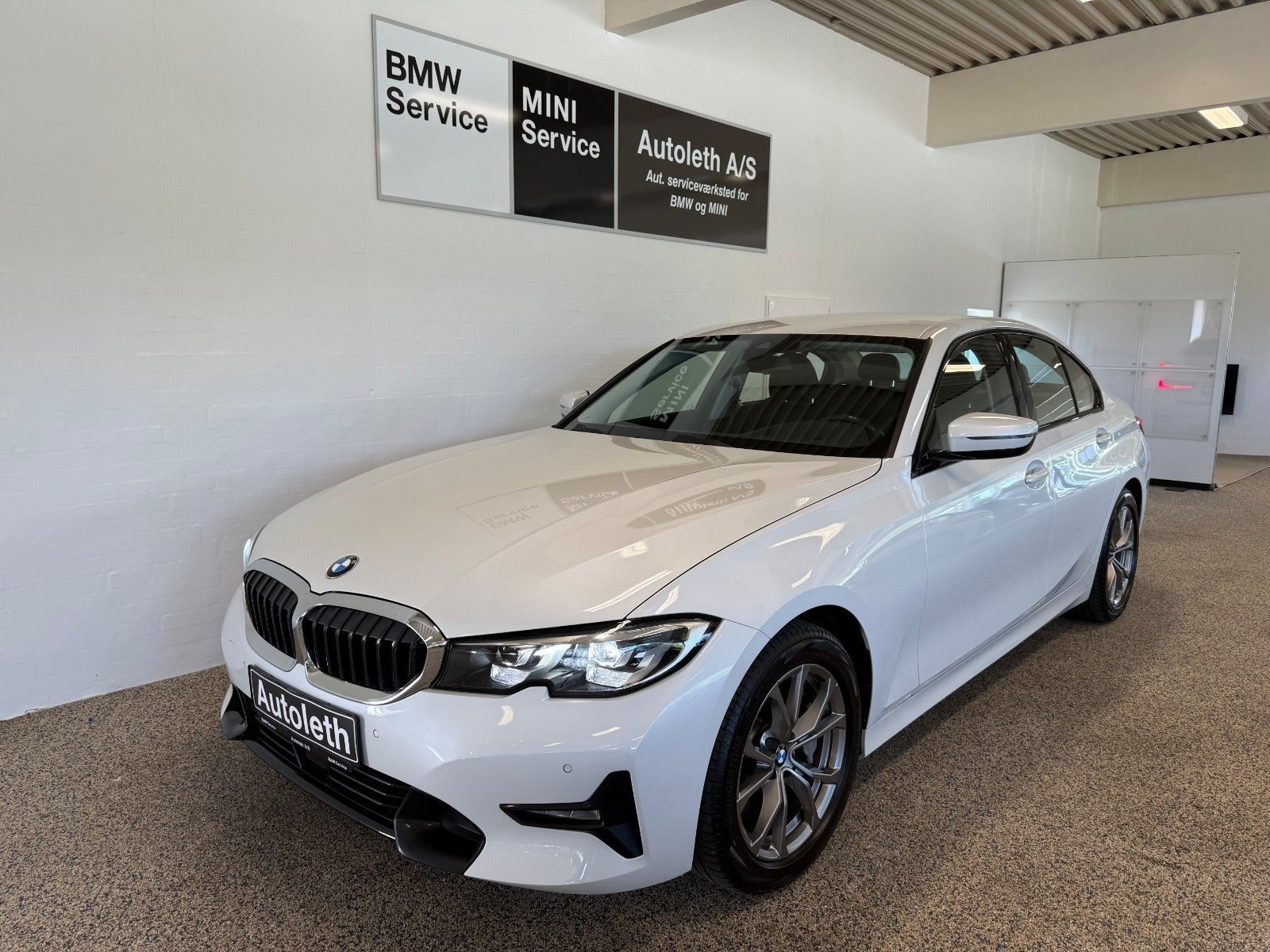 BMW 330d 3,0 Connected aut.