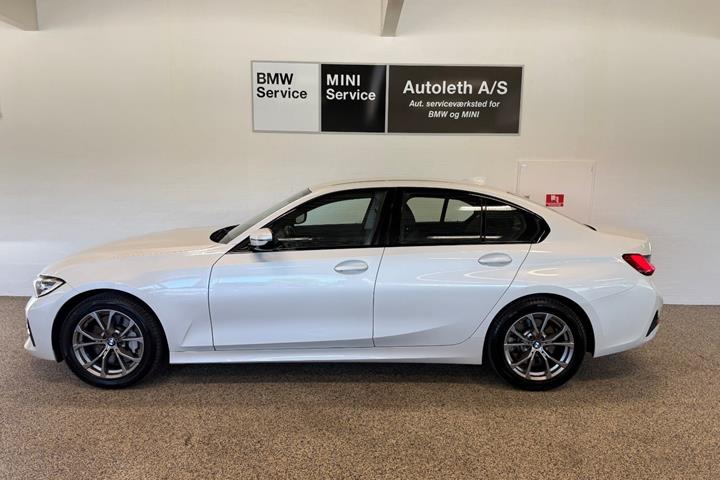 Hvid BMW 330d fra 2020