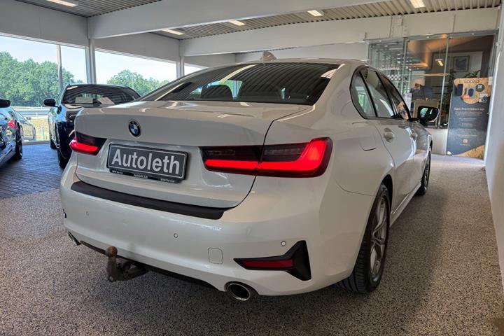 Hvid BMW 330d fra 2020