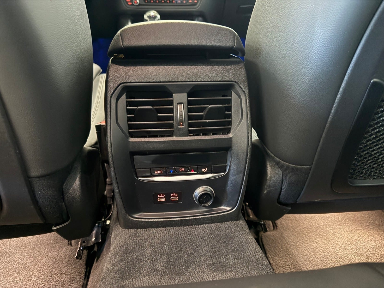 Hvid BMW 330d fra 2020