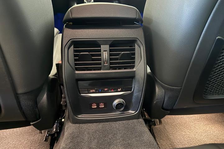 Hvid BMW 330d fra 2020