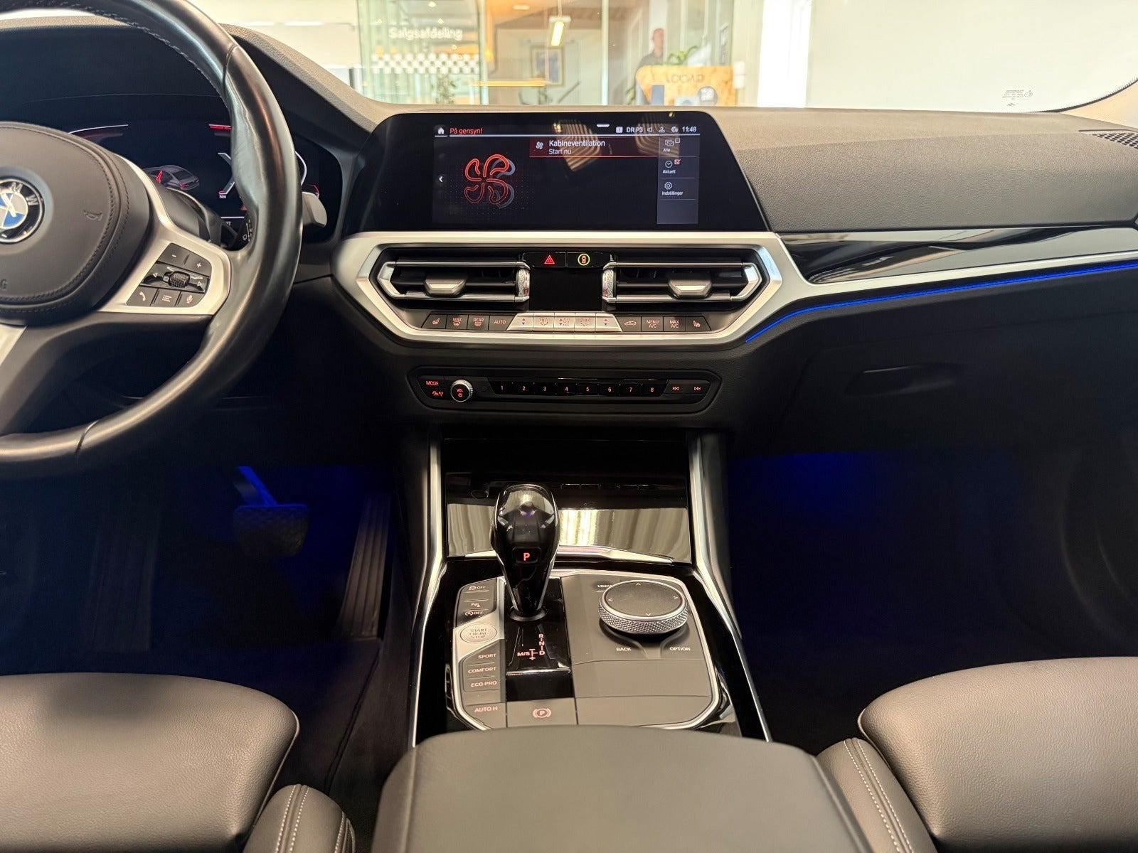 Hvid BMW 330d fra 2020