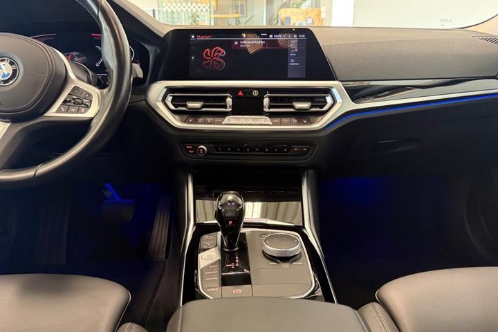 Hvid BMW 330d fra 2020