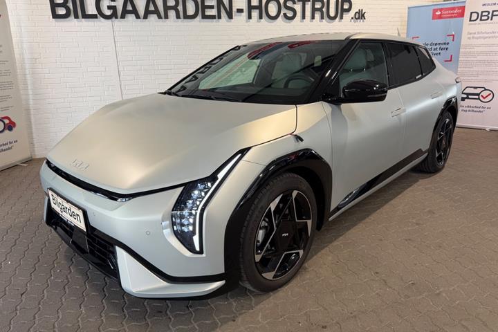 Grå Kia EV4 fra 2026 set udefra