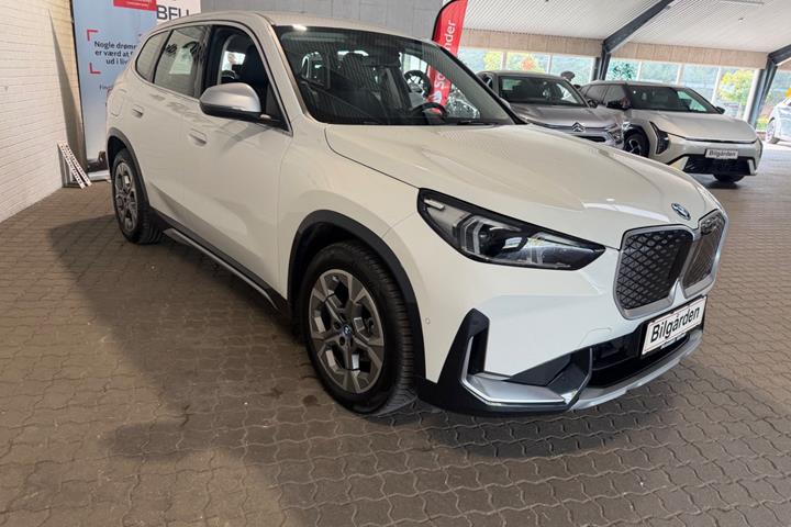 Hvid BMW iX1 fra 2024