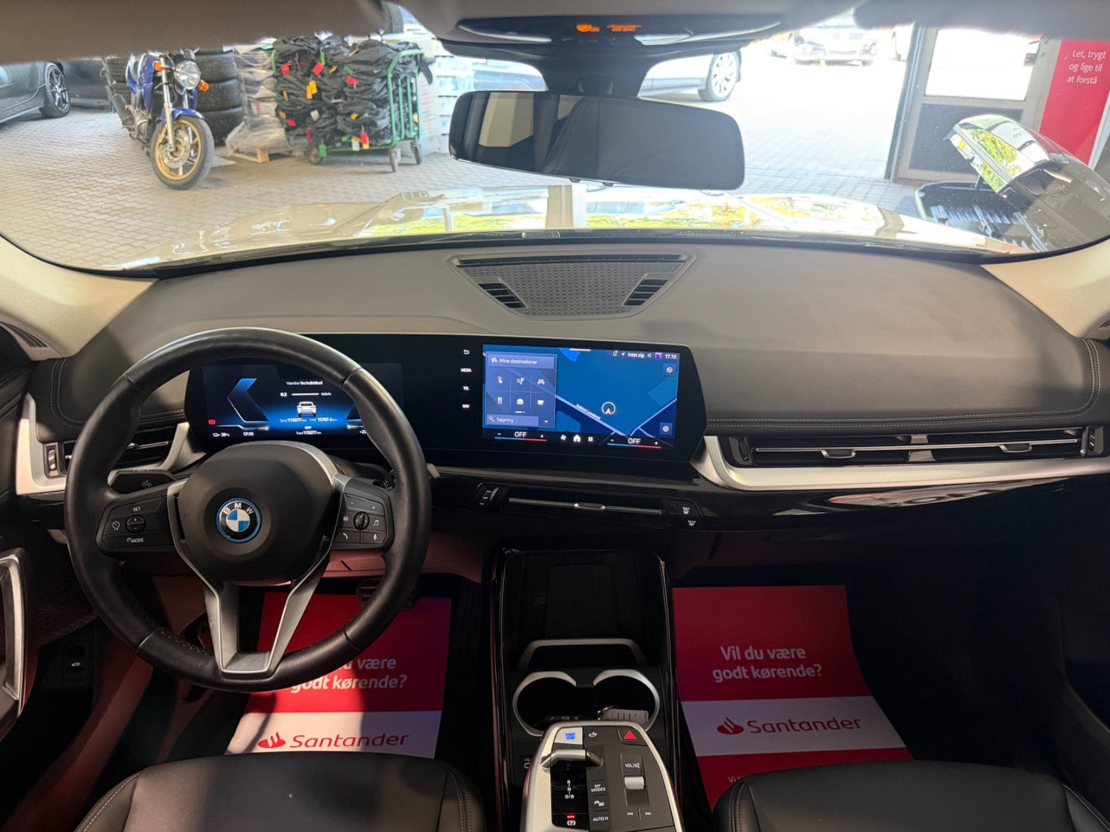 Hvid BMW iX1 fra 2024