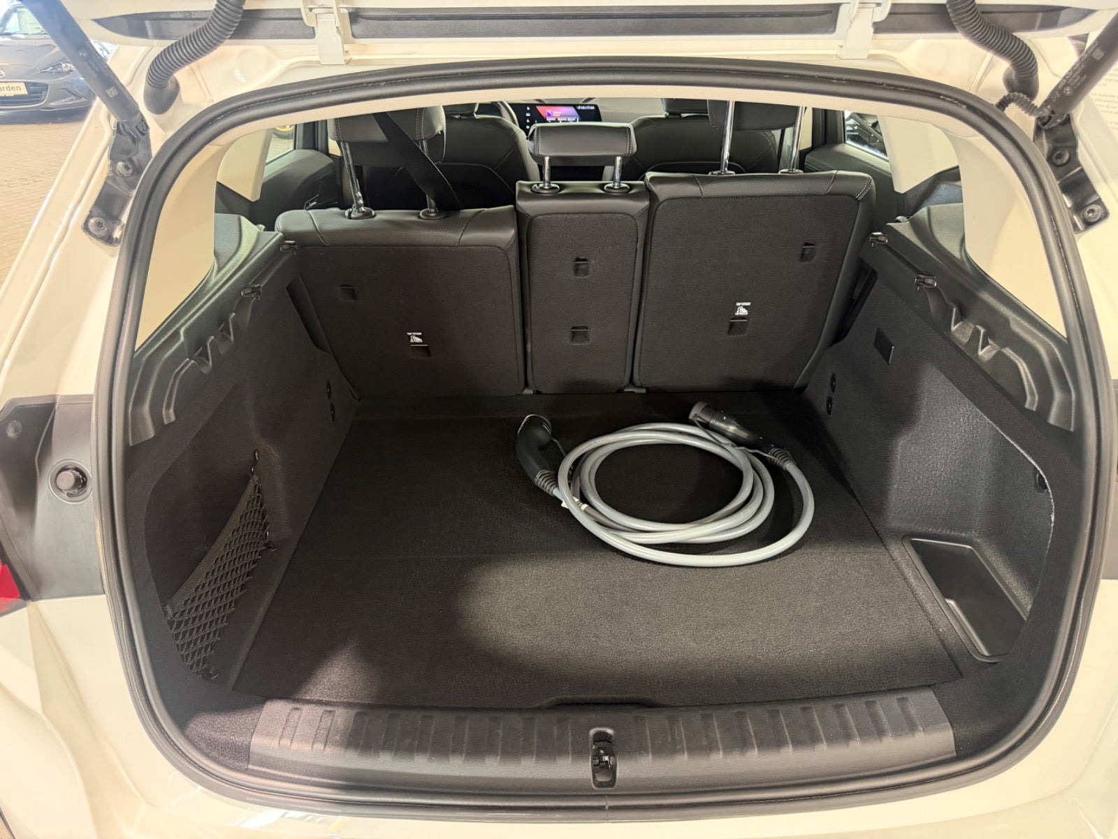 Hvid BMW iX1 fra 2024