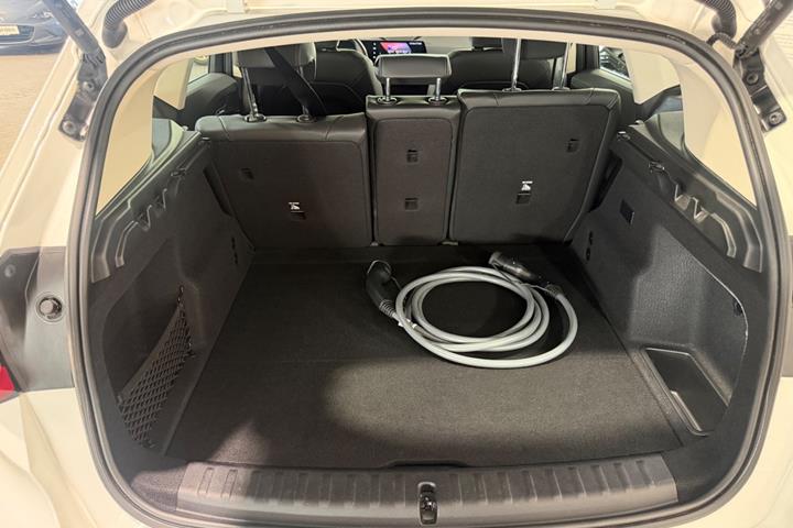 Hvid BMW iX1 fra 2024